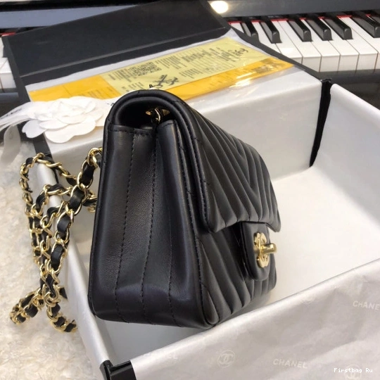 First Bag Ru CHANEL FLAP BAG 0820